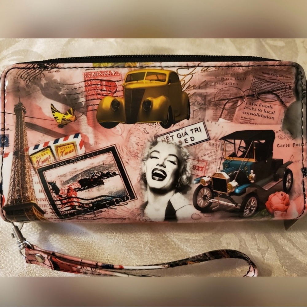 Marilyn Monroe Fashion Wristlet Wallet NWT - Picture 2 of 7